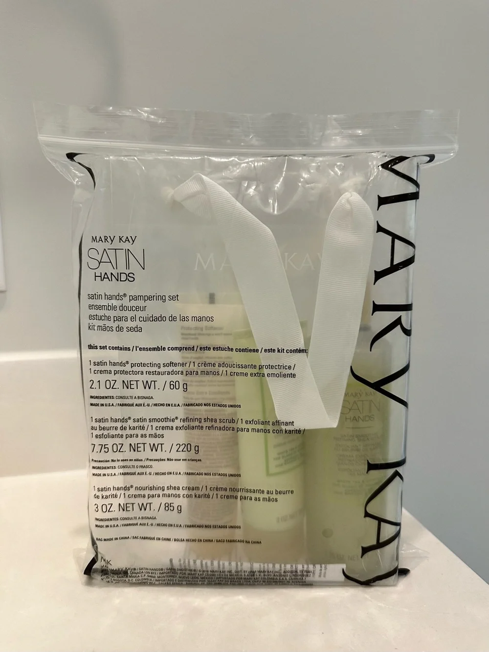Mary Kay Satin Hands Set in Light Green & Cream